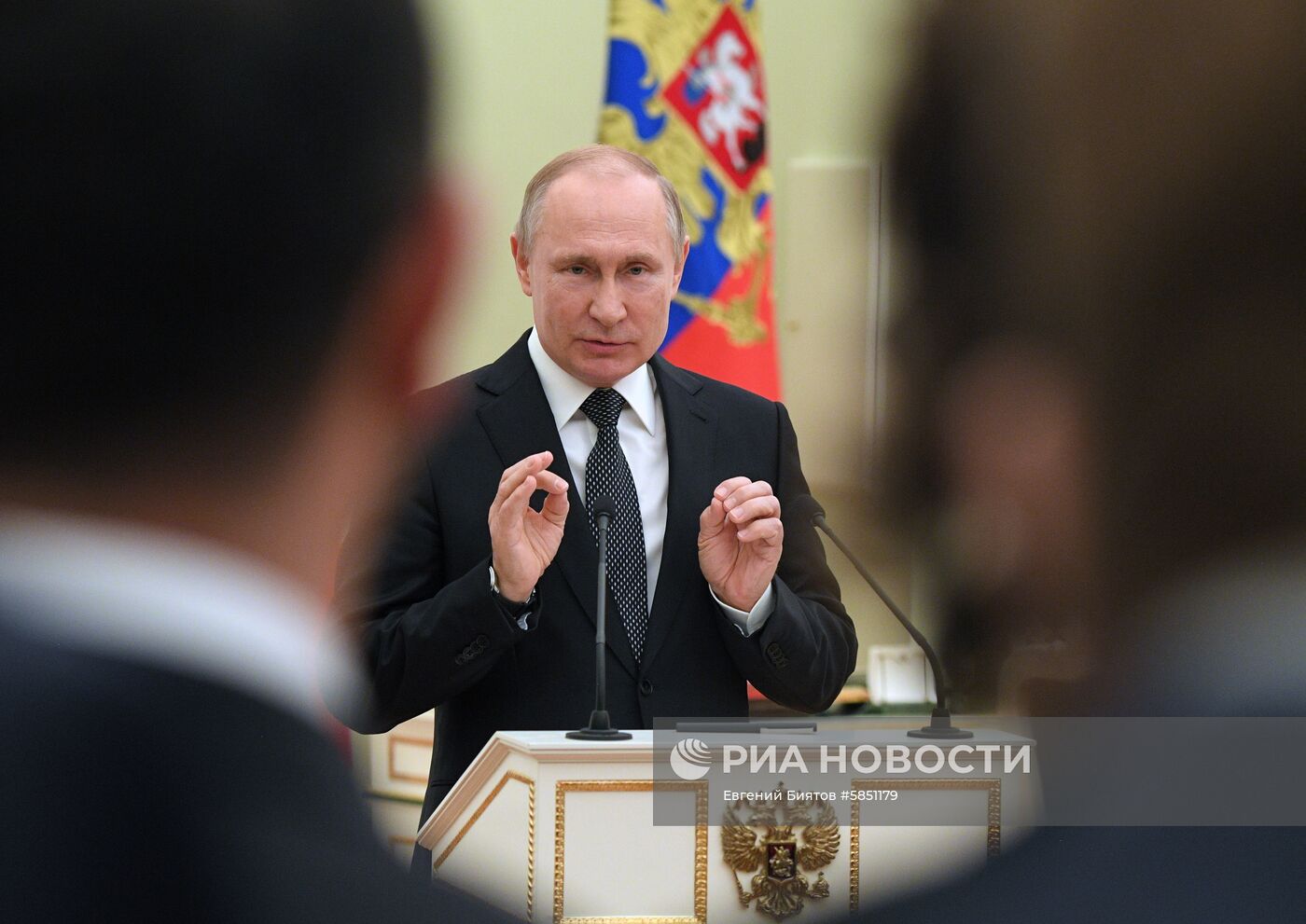 Президент РФ В. Путин встретился с выпускниками второго потока программы развития управленческого кадрового резерва