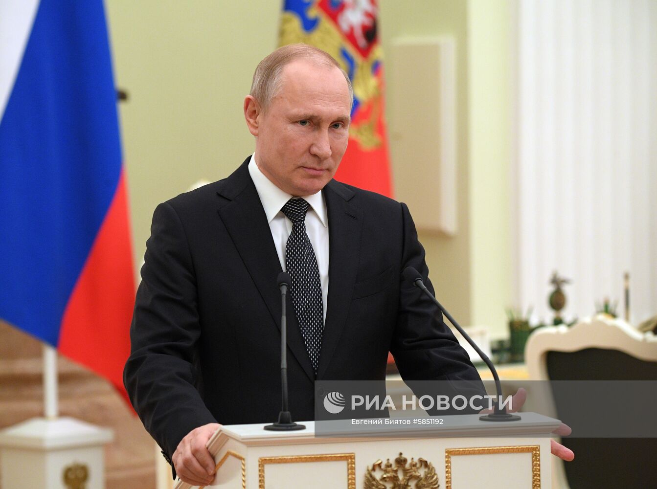 Президент РФ В. Путин встретился с выпускниками второго потока программы развития управленческого кадрового резерва