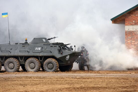 Военные учения на полигоне Яворовский во Львовской области