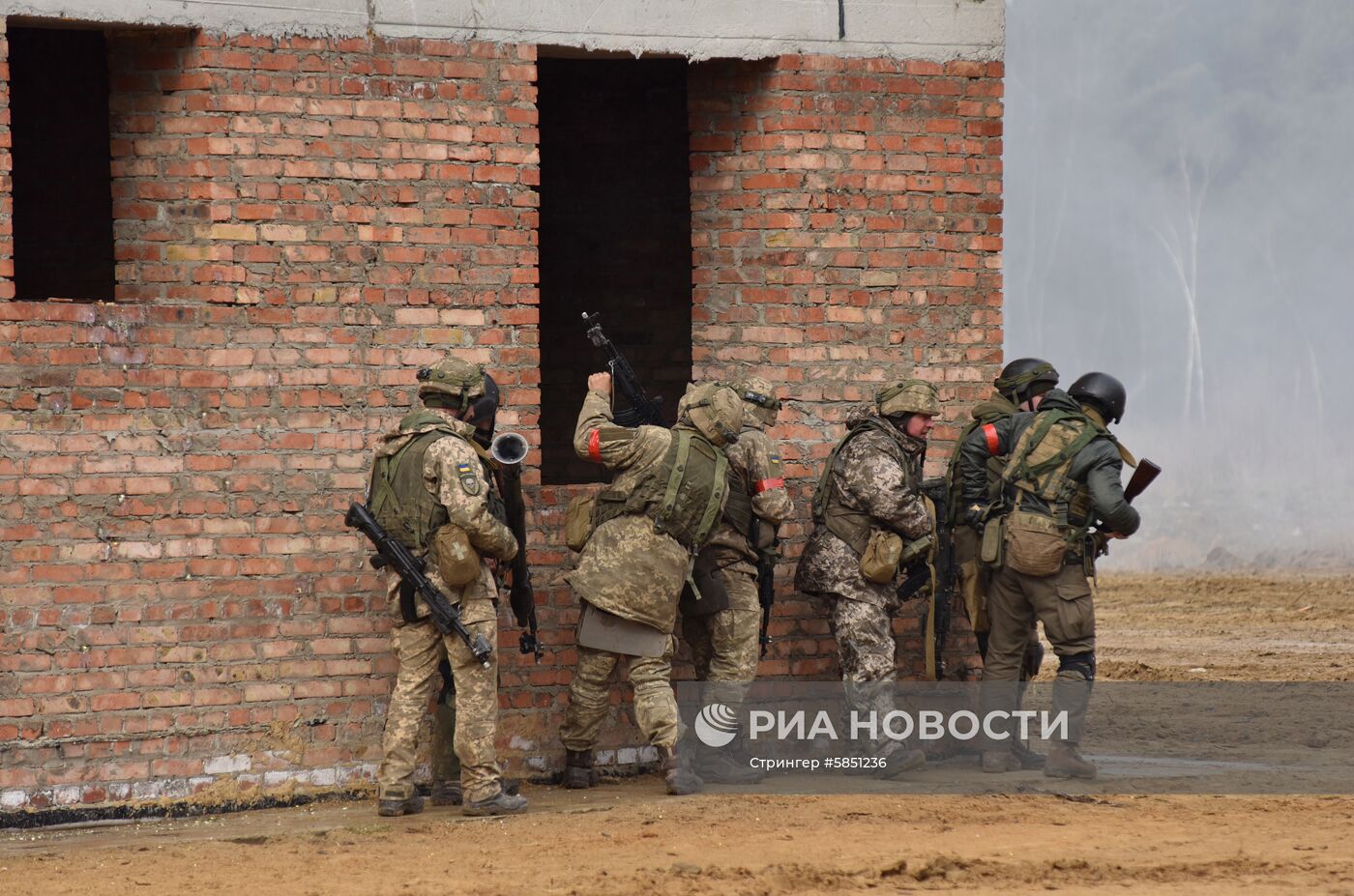 Военные учения на полигоне Яворовский во Львовской области