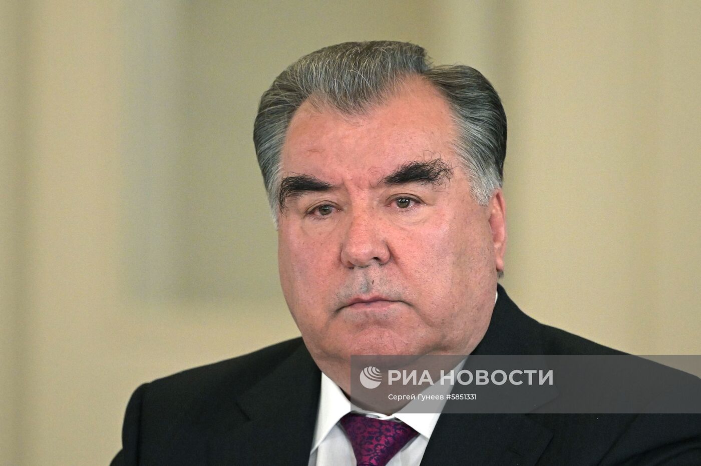 Президент РФ В. Путин встретился с президентом Таджикистана Э. Рахмоном