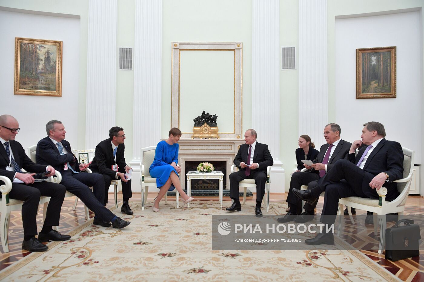 Президент РФ В. Путин встретился с президентом Эстонии К. Кальюлайд