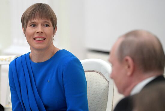 Президент РФ В. Путин встретился с президентом Эстонии К. Кальюлайд