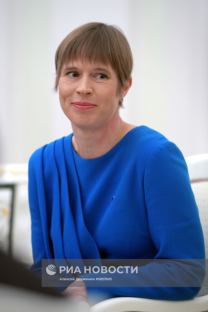 Президент РФ В. Путин встретился с президентом Эстонии К. Кальюлайд