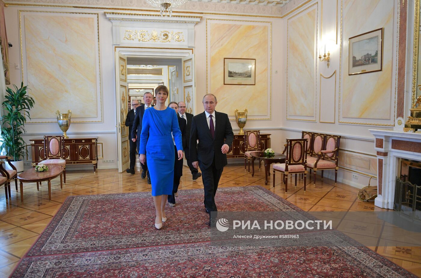 Президент РФ В. Путин встретился с президентом Эстонии К. Кальюлайд