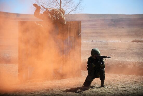 Учения мотострелковой бригады ВВО в Забайкальском крае