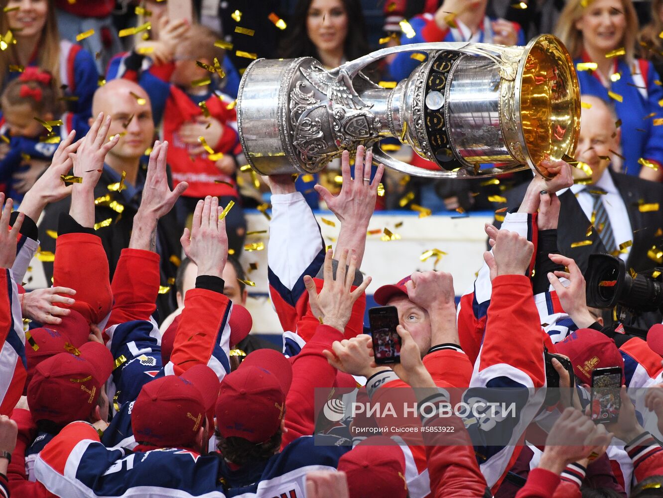 Хоккей. КХЛ. Матч "Авангард" - ЦСКА