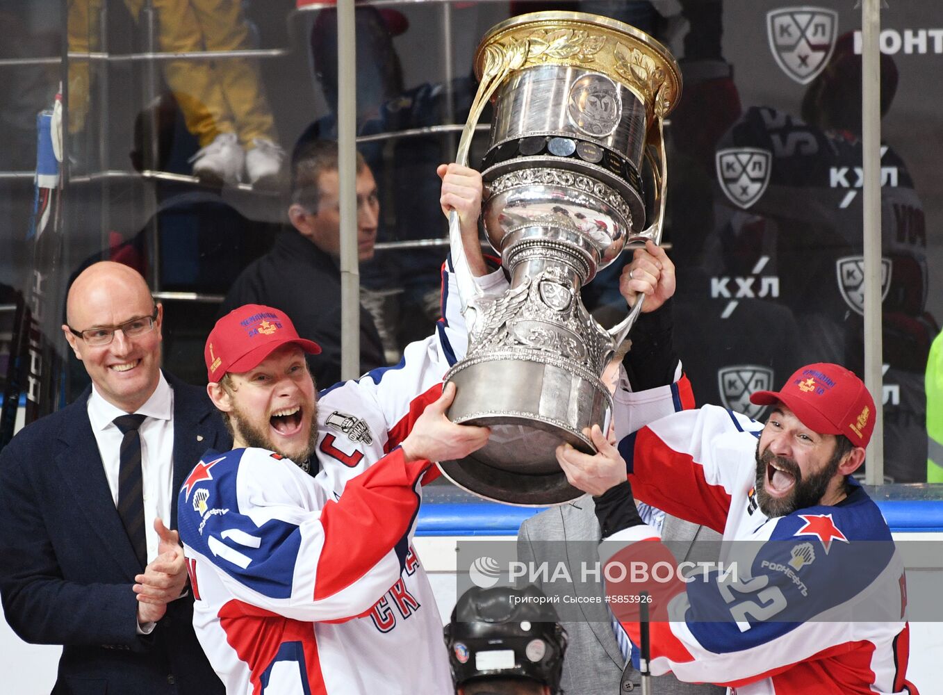 Хоккей. КХЛ. Матч "Авангард" - ЦСКА