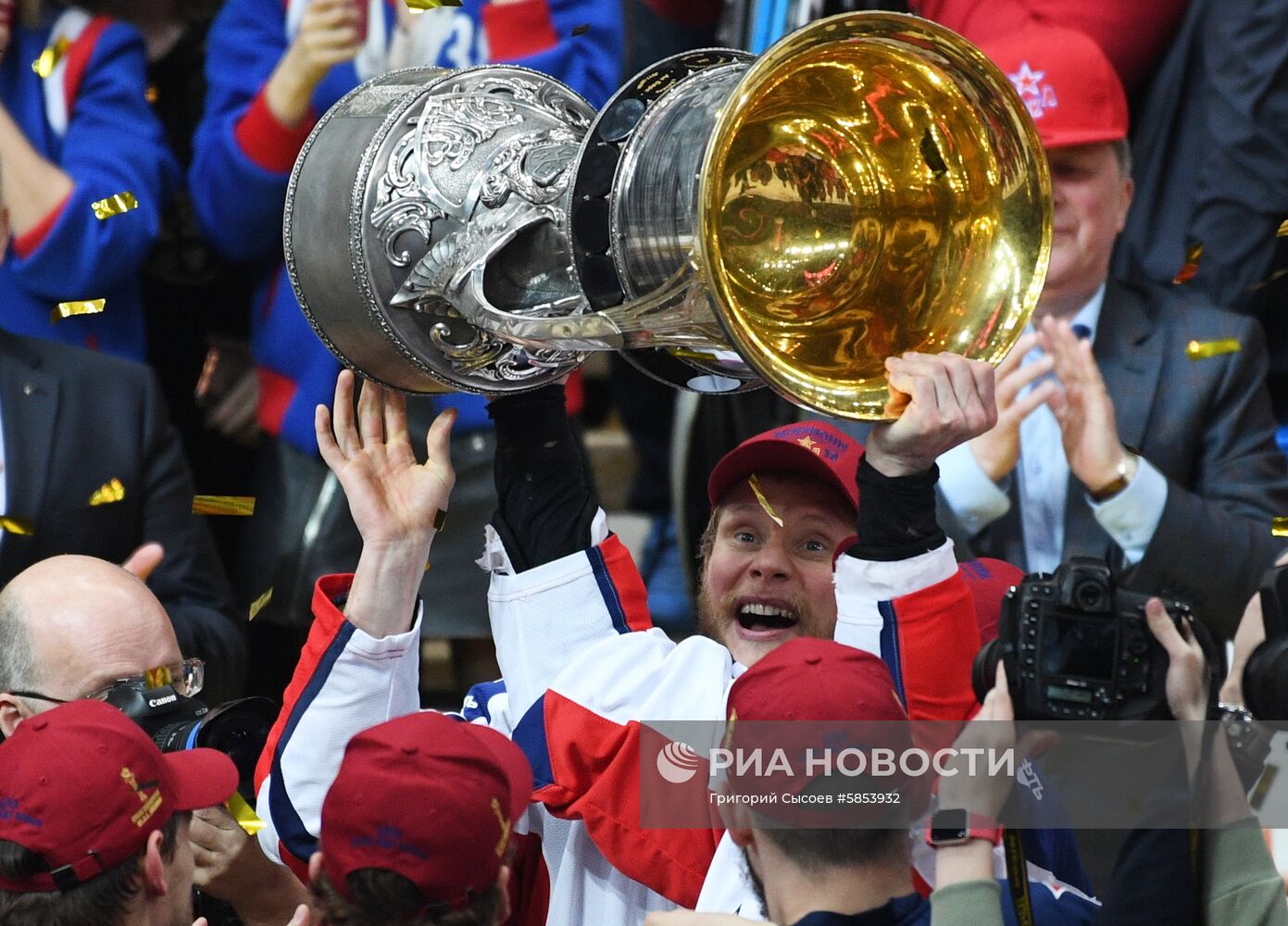 Хоккей. КХЛ. Матч "Авангард" - ЦСКА