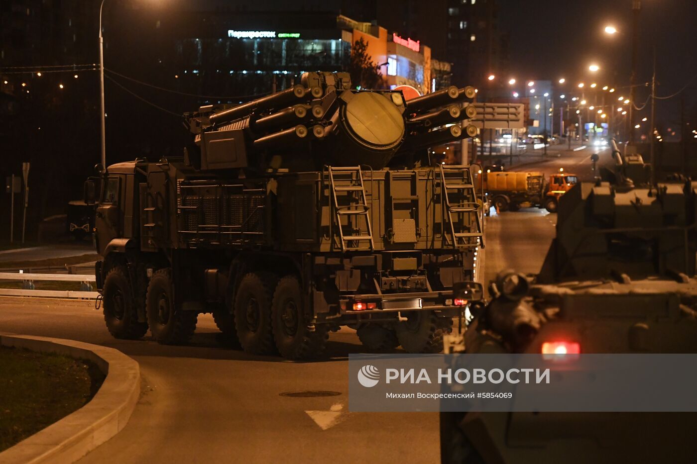 Передислокация военной техники в Москву для участия в параде Победы