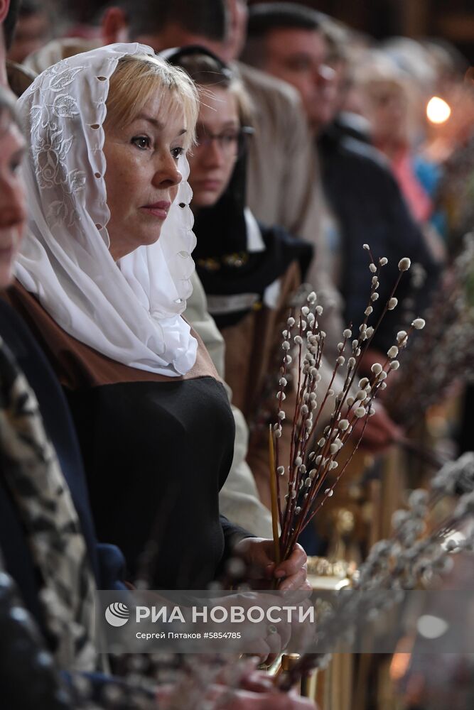 Патриаршее служение в канун Вербного воскресенья в храме Христа Спасителя