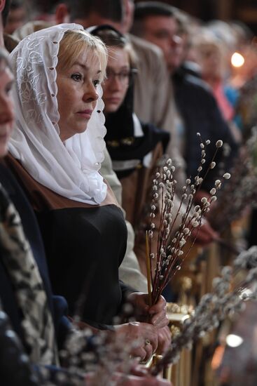 Патриаршее служение в канун Вербного воскресенья в храме Христа Спасителя