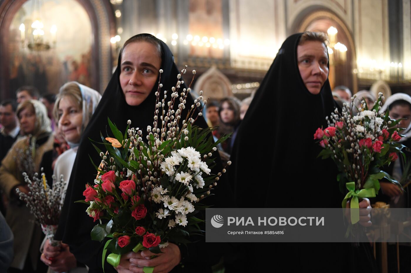 Патриаршее служение в канун Вербного воскресенья в храме Христа Спасителя