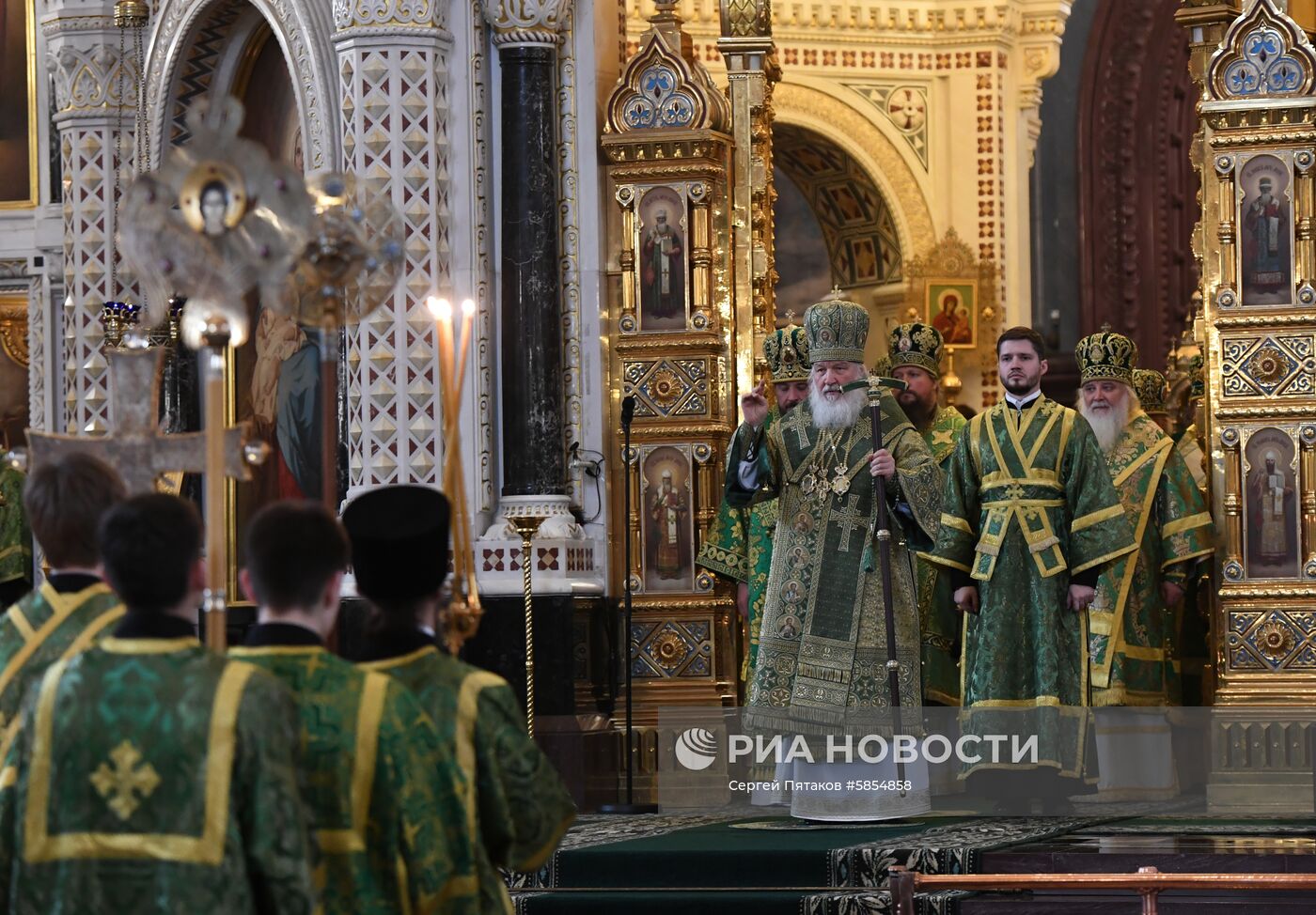 Патриаршее служение в канун Вербного воскресенья в храме Христа Спасителя