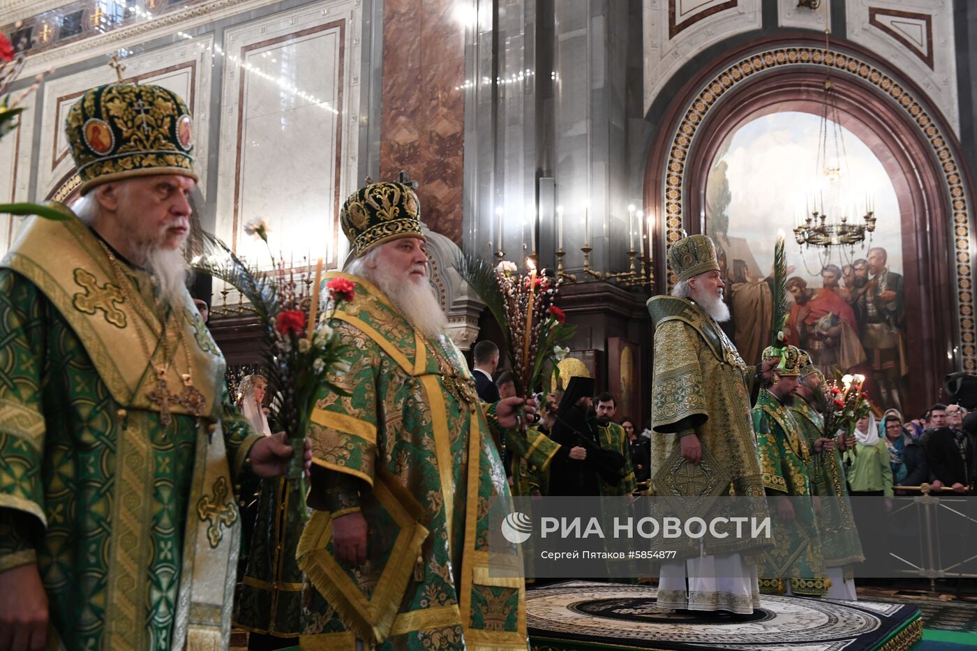 Патриаршее служение в канун Вербного воскресенья в храме Христа Спасителя