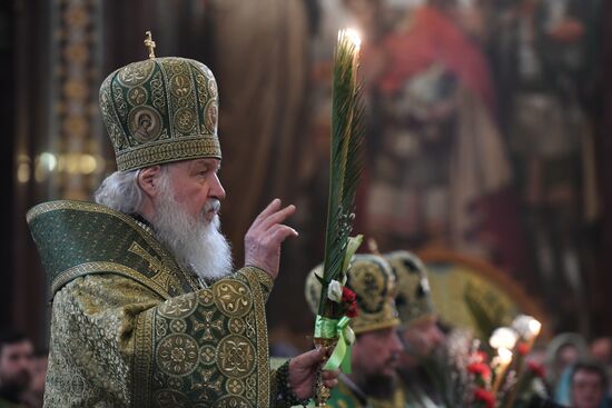 Патриаршее служение в канун Вербного воскресенья в храме Христа Спасителя