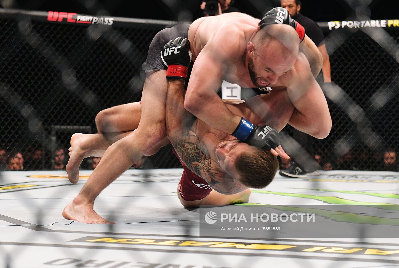 UFC Fight Night в Санкт-Петербурге