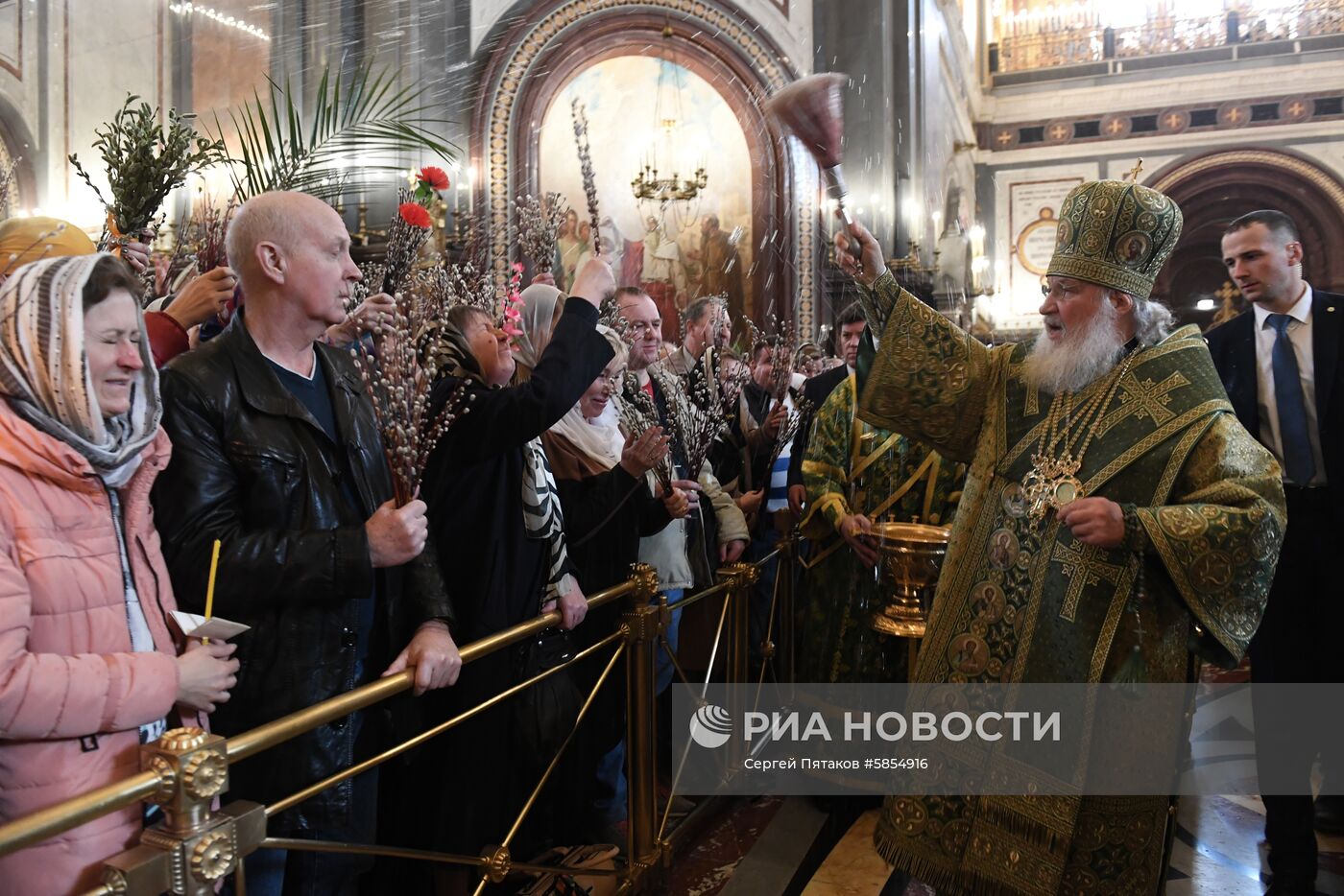 Патриаршее служение в канун Вербного воскресенья в храме Христа Спасителя