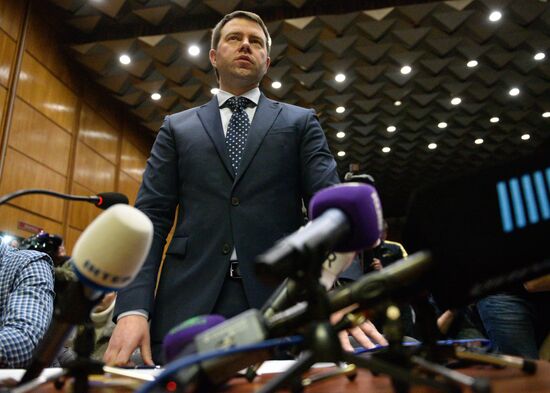 Заседание суда по иску об отмене регистрации кандидата на пост президента Украины В. Зеленского