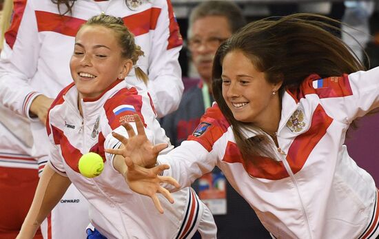 Теннис. Кубок Федерации. Матч Россия - Италия. Второй день