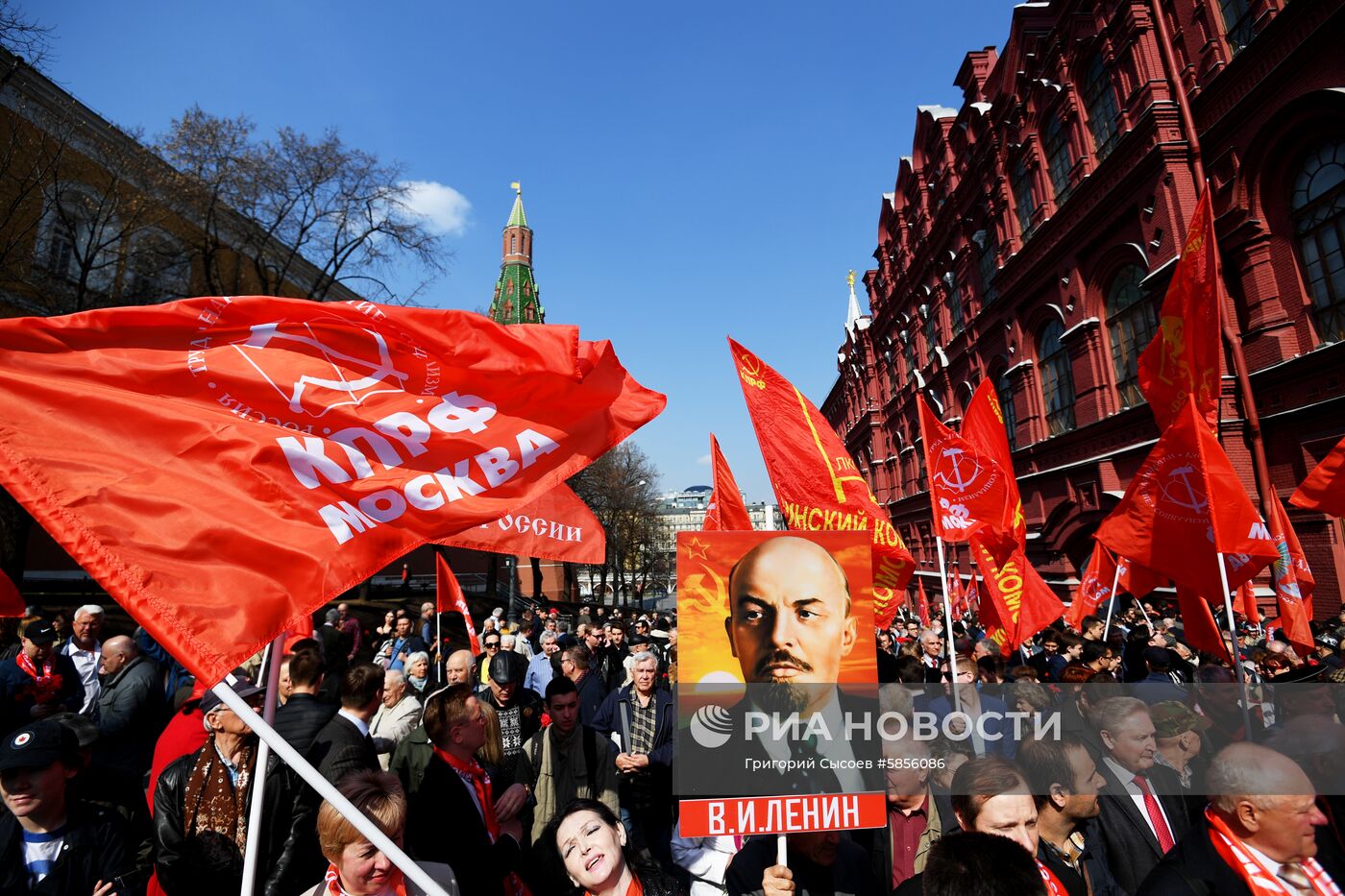 Возложение венков и цветов к Мавзолею В.И. Ленина 