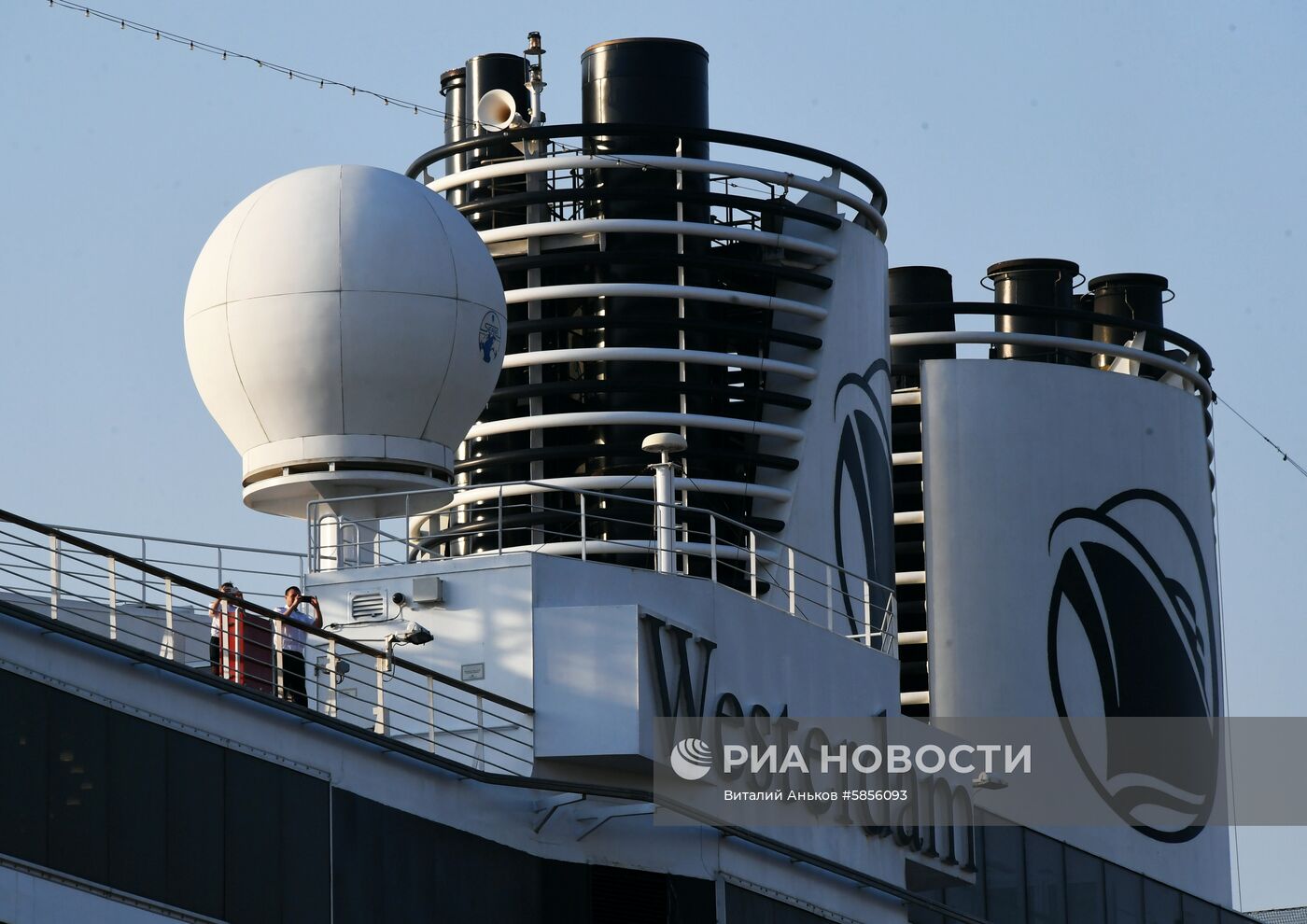 Прибытие круизных лайнеров Costa neoRomantica и Westerdam в порт Владивостока