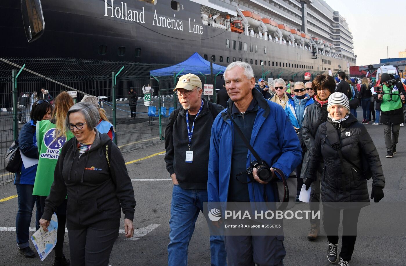 Прибытие круизных лайнеров Costa neoRomantica и Westerdam в порт Владивостока