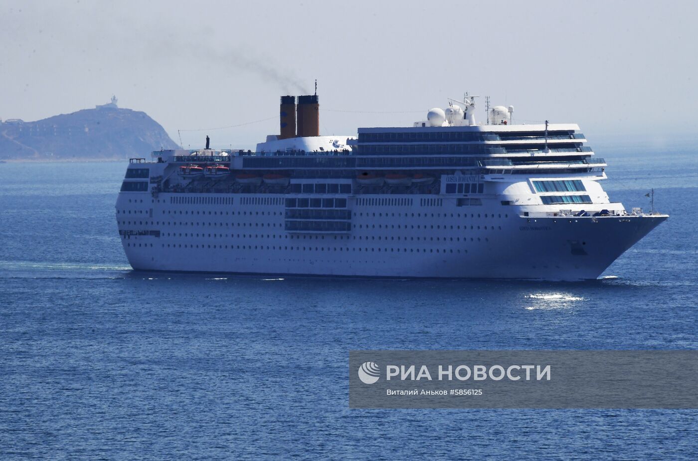 Прибытие круизных лайнеров Costa neoRomantica и Westerdam в порт Владивостока