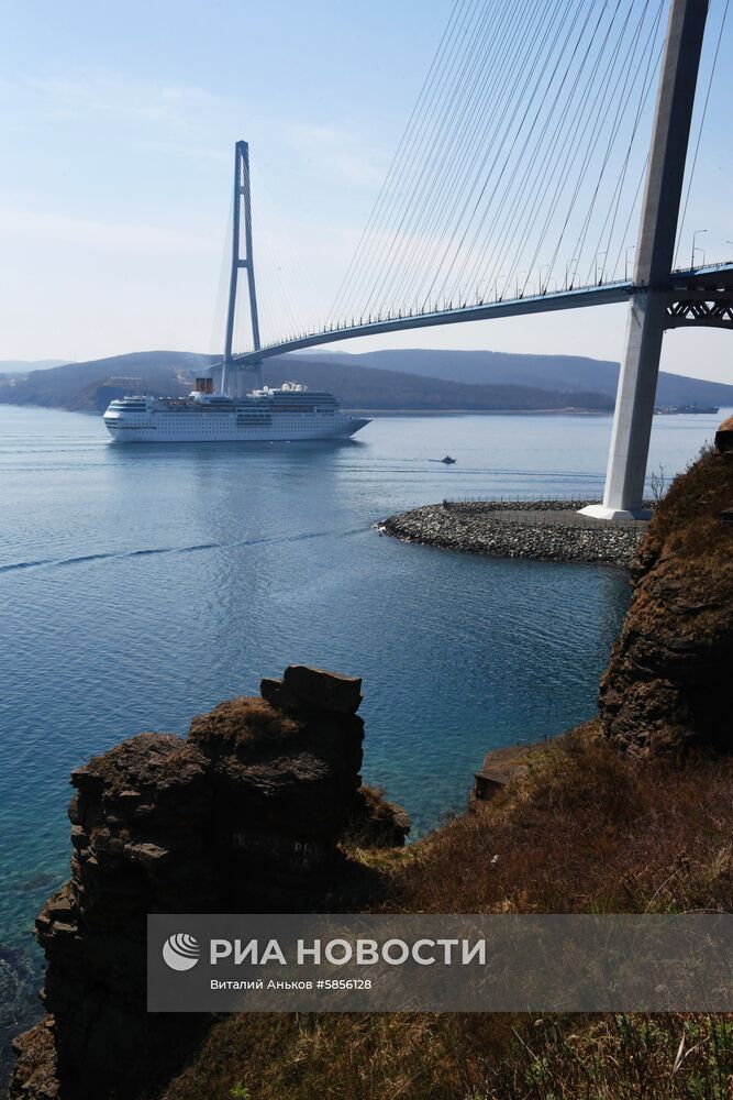 Прибытие круизных лайнеров Costa neoRomantica и Westerdam в порт Владивостока