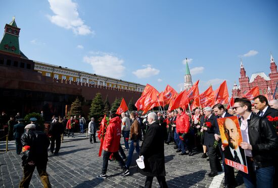 Возложение венков и цветов к Мавзолею В.И. Ленина 