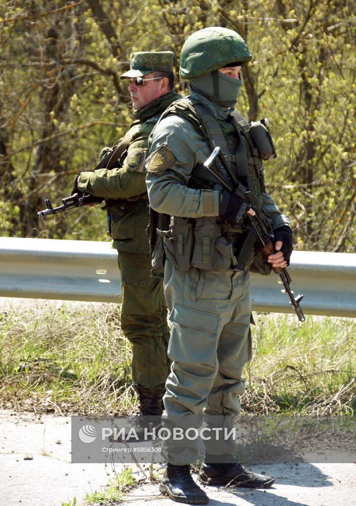 Передача заключенных Украине представителями ЛНР