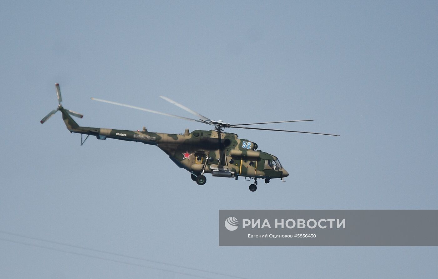 Транспортно-штурмовой вертолет МИ-8АМТШ во время учений над полигоном "Прудбой" в Волгоградской области. Место: Россия, Волгоградская область. Автор: Евгений Одиноков/РИА Новости. Боевая подготовка соединений и воинских частей Южного военного округа
