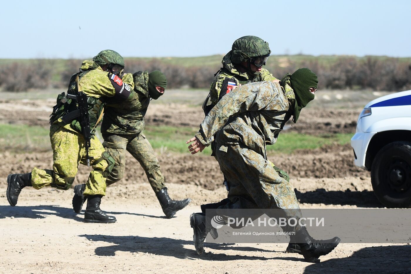 Участники окружного этапа конкурсов АрМИ-2019 "Страж порядка" на полигоне "Волжский" в Волгоградской области. Место: Россия, Волгоградская область. Автор: Евгений Одиноков/РИА Новости. Боевая подготовка соединений и воинских частей Южного военного округа