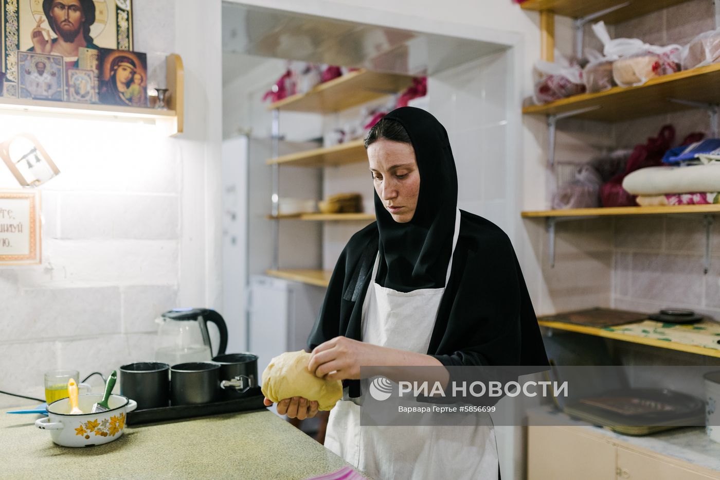 Подготовка к Пасхе в Введенском женском монастыре
