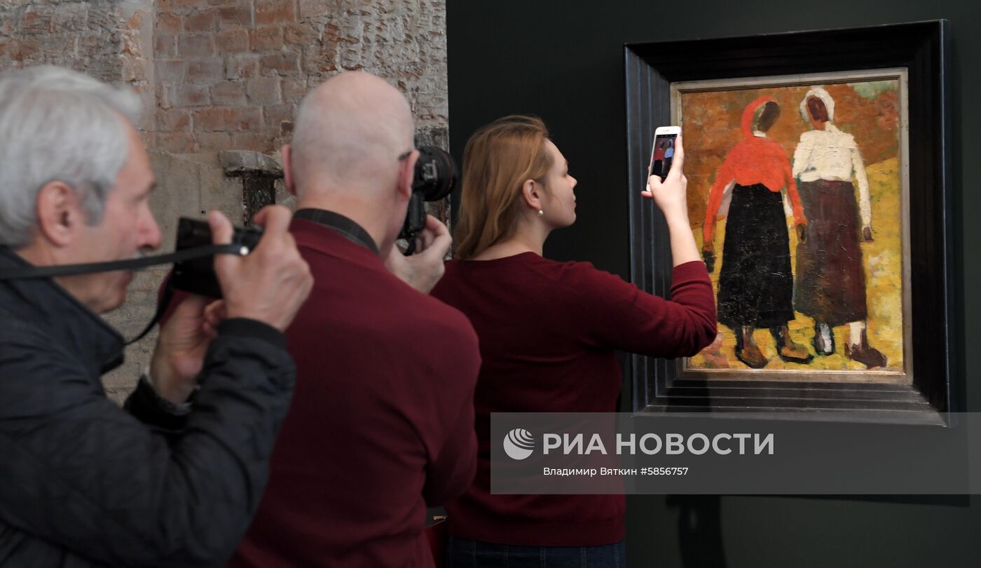 Выставка топ-лотов торгов русского искусства Sotheby's