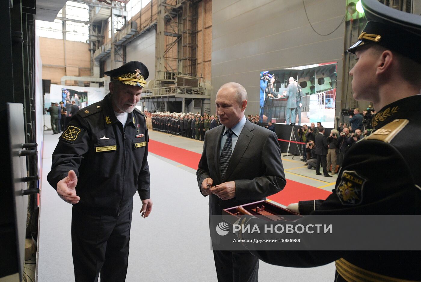 Рабочая поездка президента РФ В. Путина в Санкт-Петербург