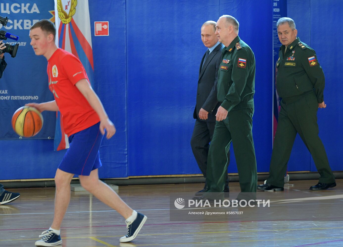 Рабочая поездка президента РФ В. Путина в Санкт-Петербург