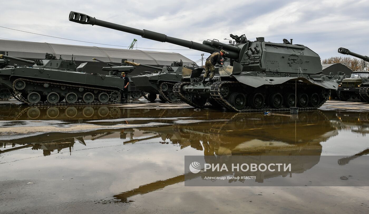 Подготовка военной техники к параду Победы