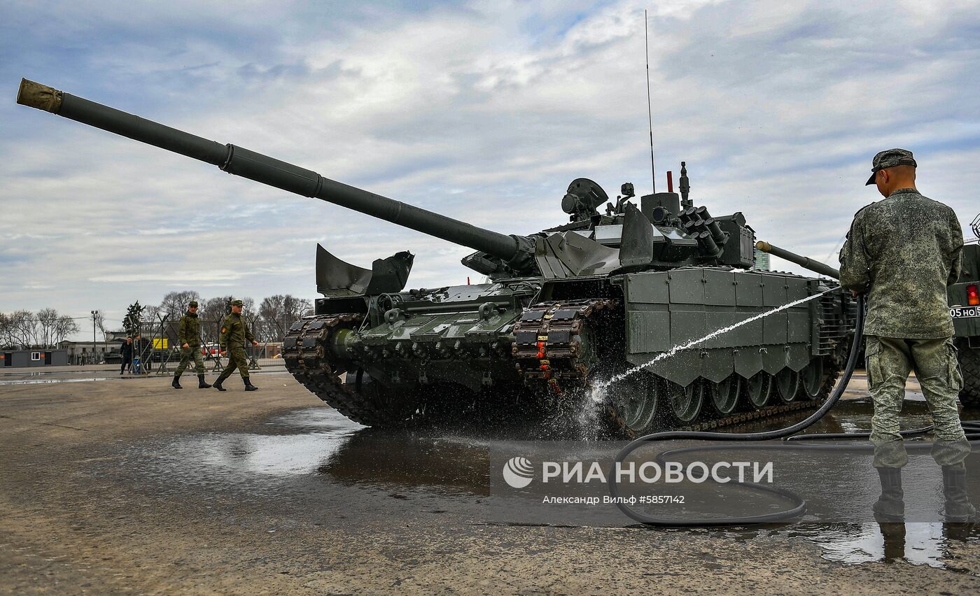 Подготовка военной техники к параду Победы