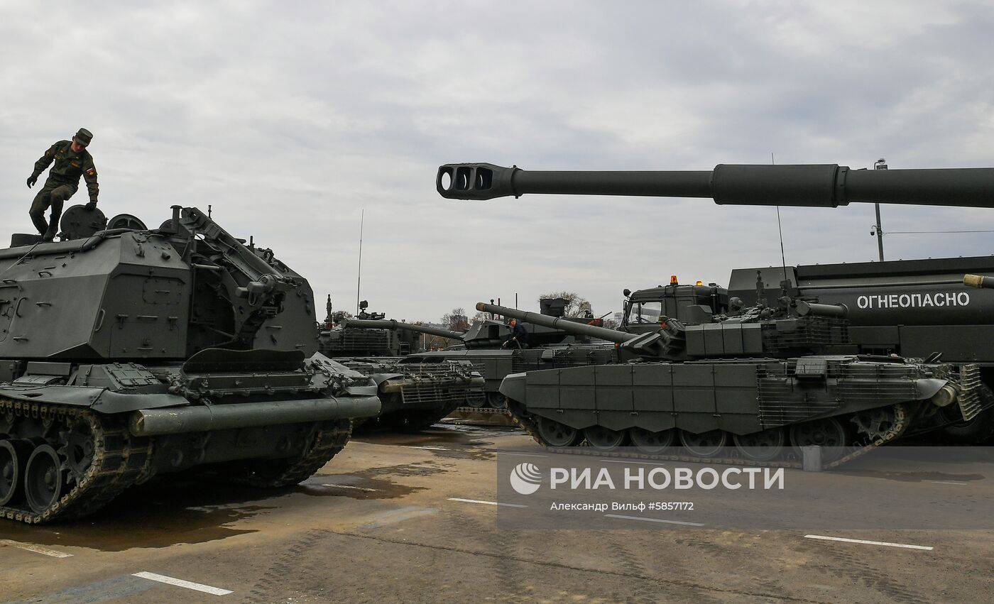 Подготовка военной техники к параду Победы