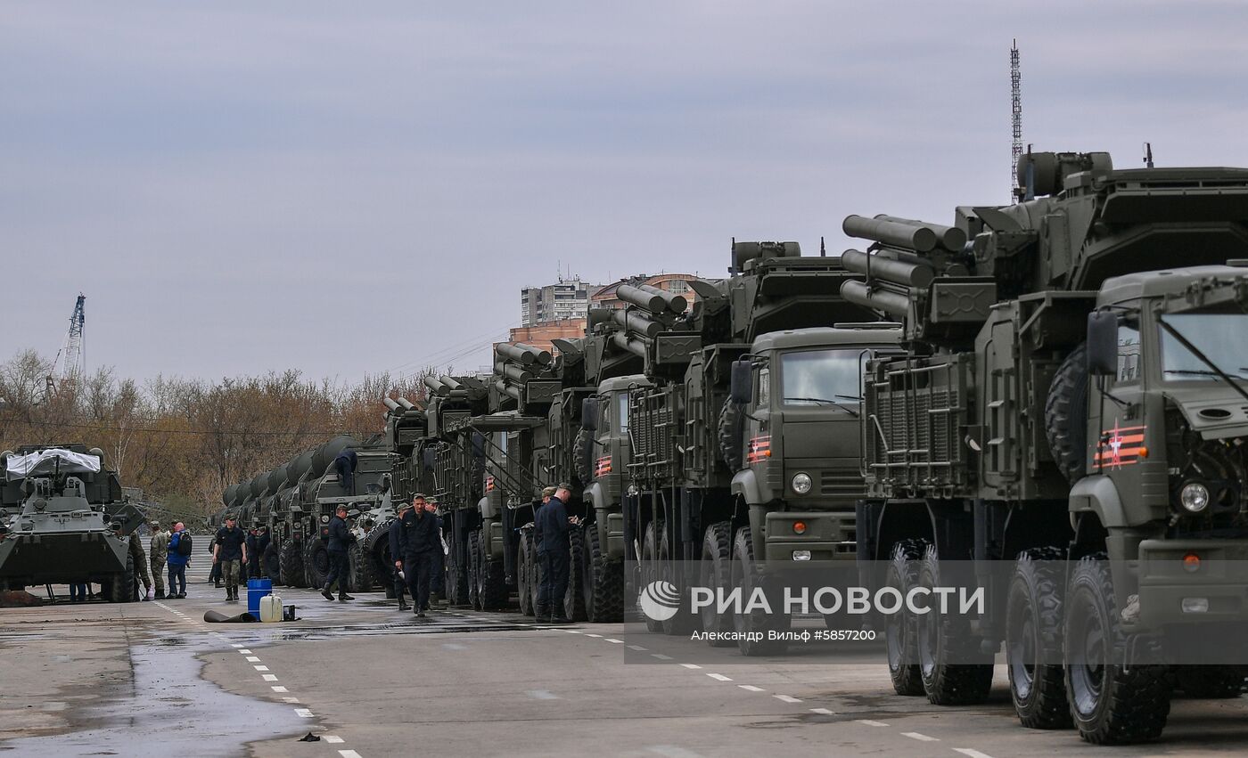 Подготовка военной техники к параду Победы