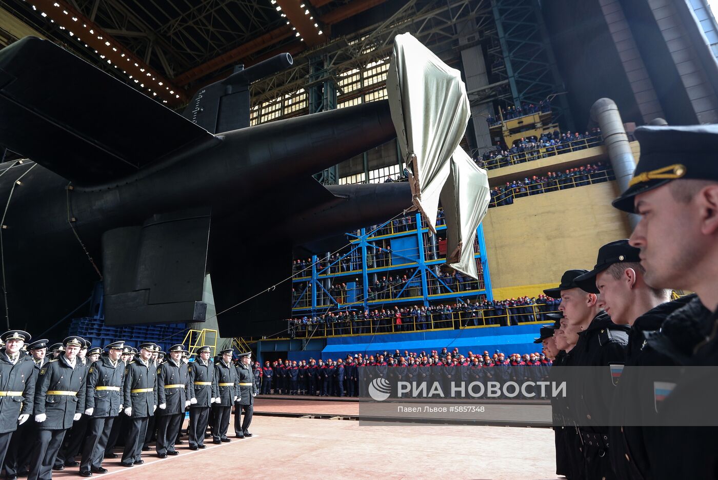 Спуск на воду атомной подводной лодки "Белгород" в Архангельской области