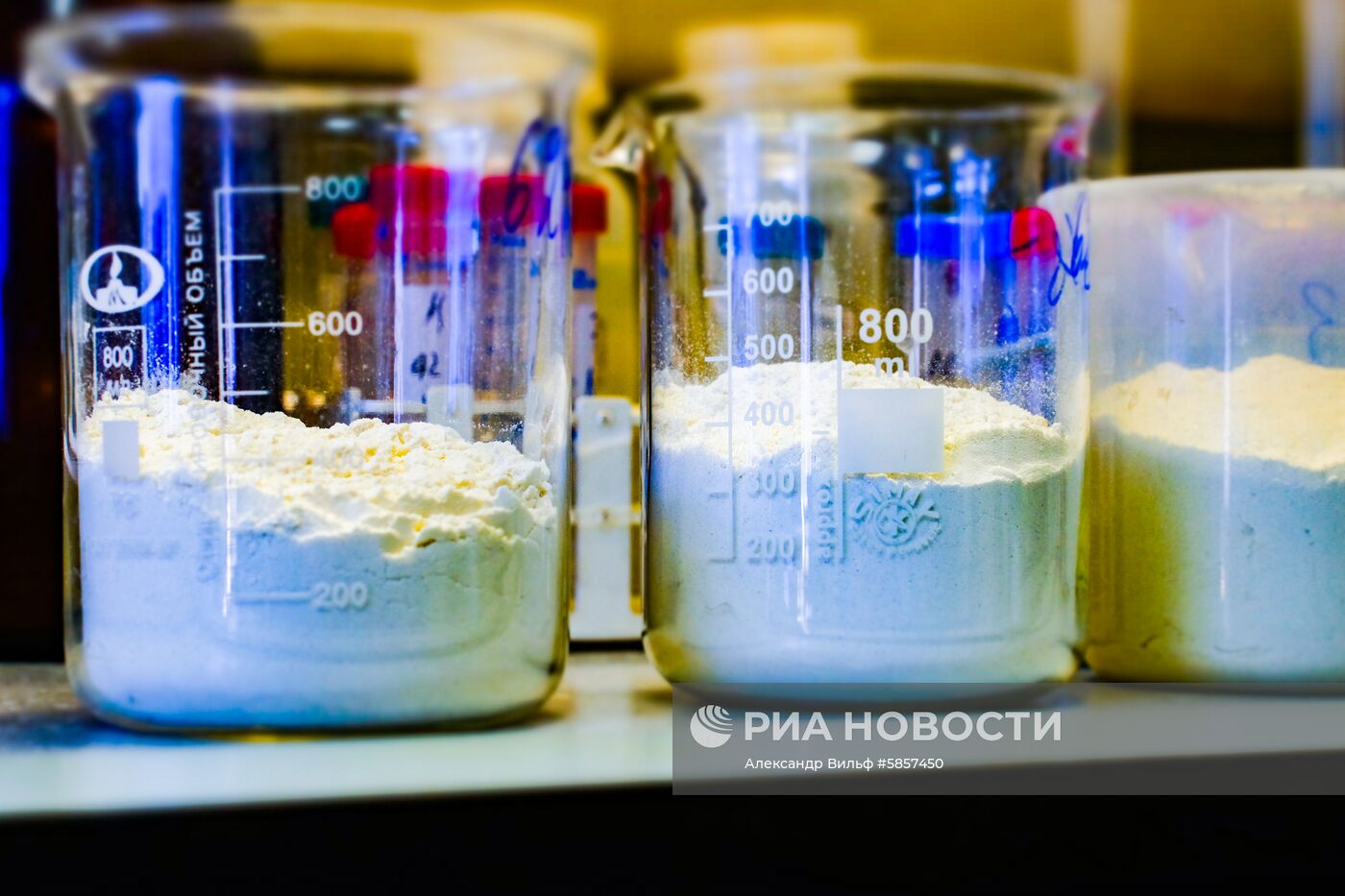 Проверка качества продуктов в лаборатории Роспотребнадзора