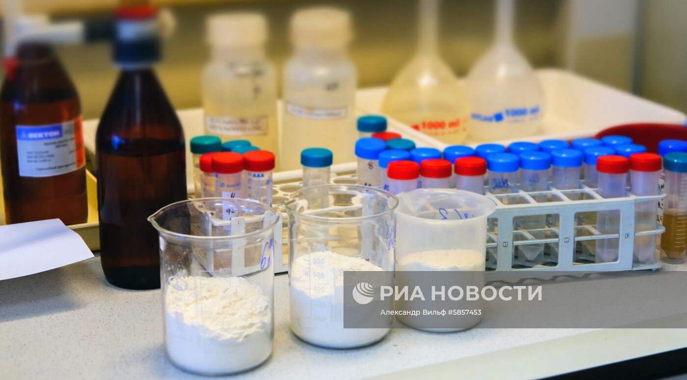 Проверка качества продуктов в лаборатории Роспотребнадзора