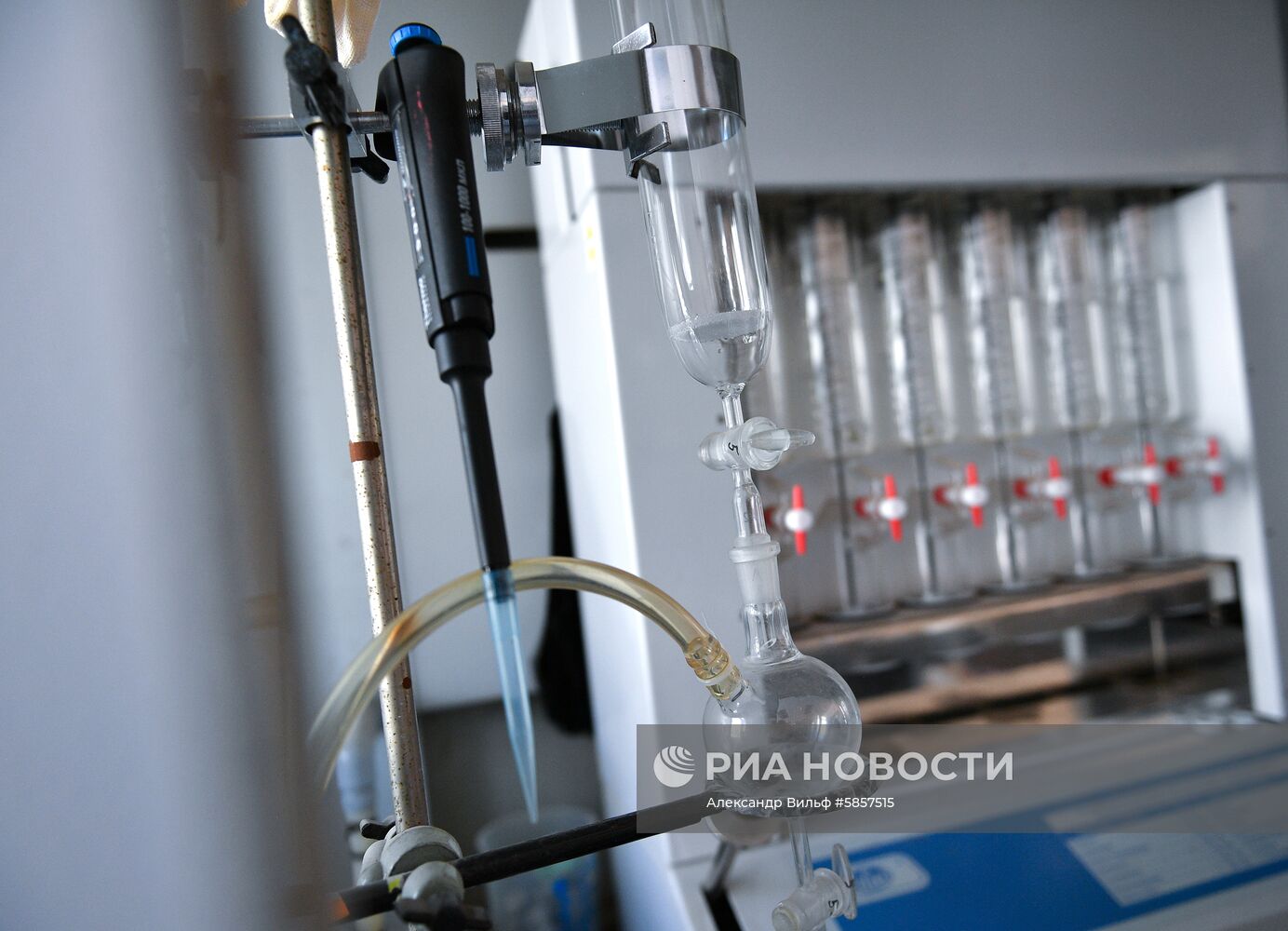 Проверка качества продуктов в лаборатории Роспотребнадзора