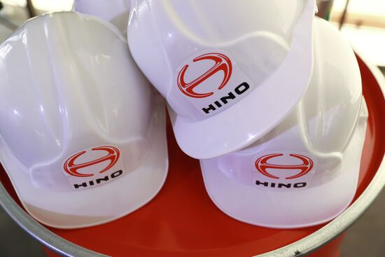 Закладка первого камня в фундамент завода по производству грузовых машин японской компании Hino Motors