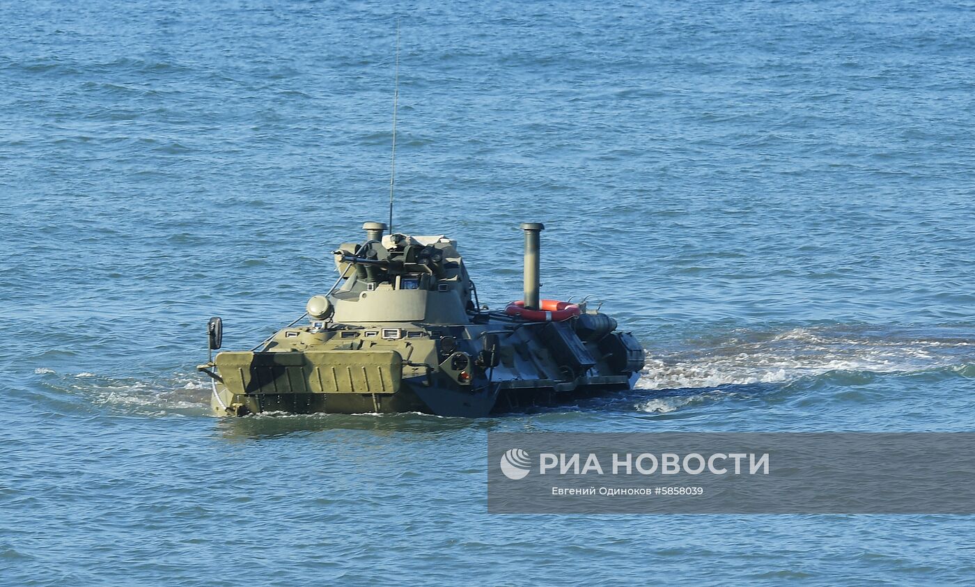 Учения подразделений морской пехоты по удержанию участка морского побережья при поддержке армейской авиации на полигоне "Скорпион". Место: Россия, Республика Дагестан. Автор: Евгений Одиноков/РИА Новости. Боевая подготовка соединений и воинских частей Южного военного округа