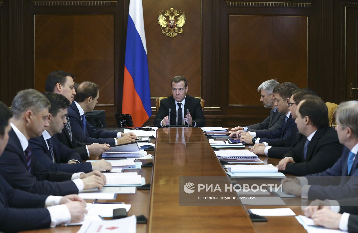 Премьер-министр РФ Д. Медведев провел заседание правительственной комиссии по импортозамещению