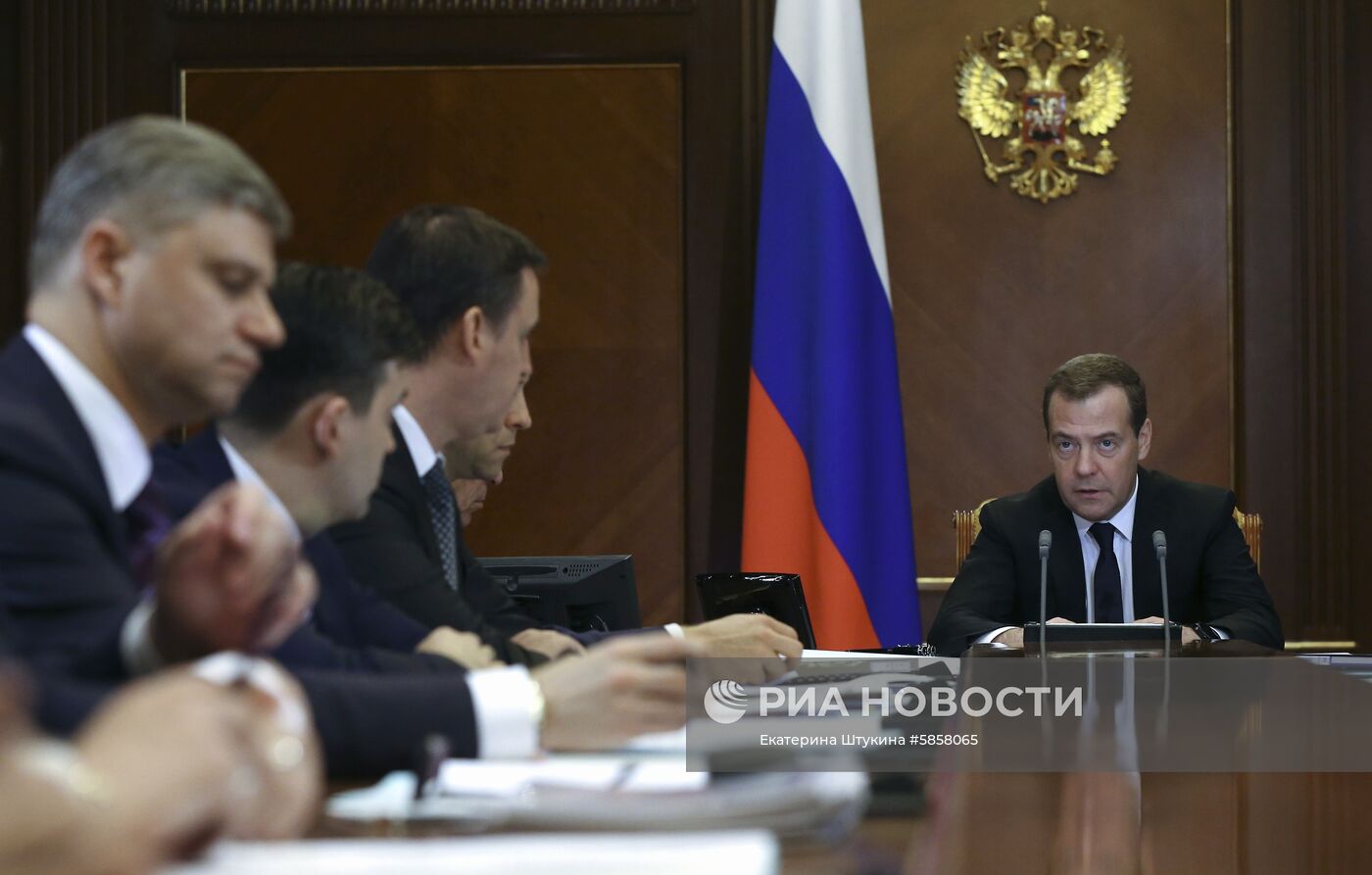 Премьер-министр РФ Д. Медведев провел заседание правительственной комиссии по импортозамещению