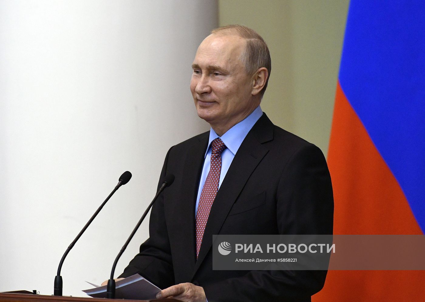 Рабочая поездка президента РФ В. Путина в Санкт-Петербург. День второй